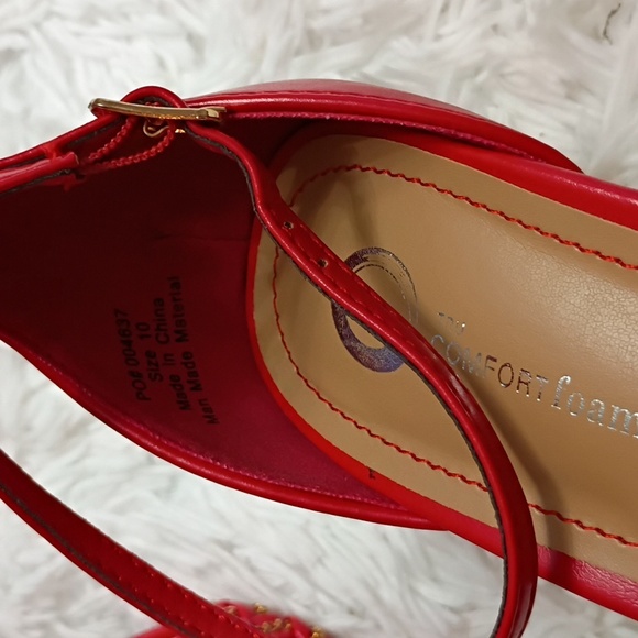 Journee Collection Mabella Red Heels Women's Sz 10 ♥️ 🆕 - Picture 7 of 12